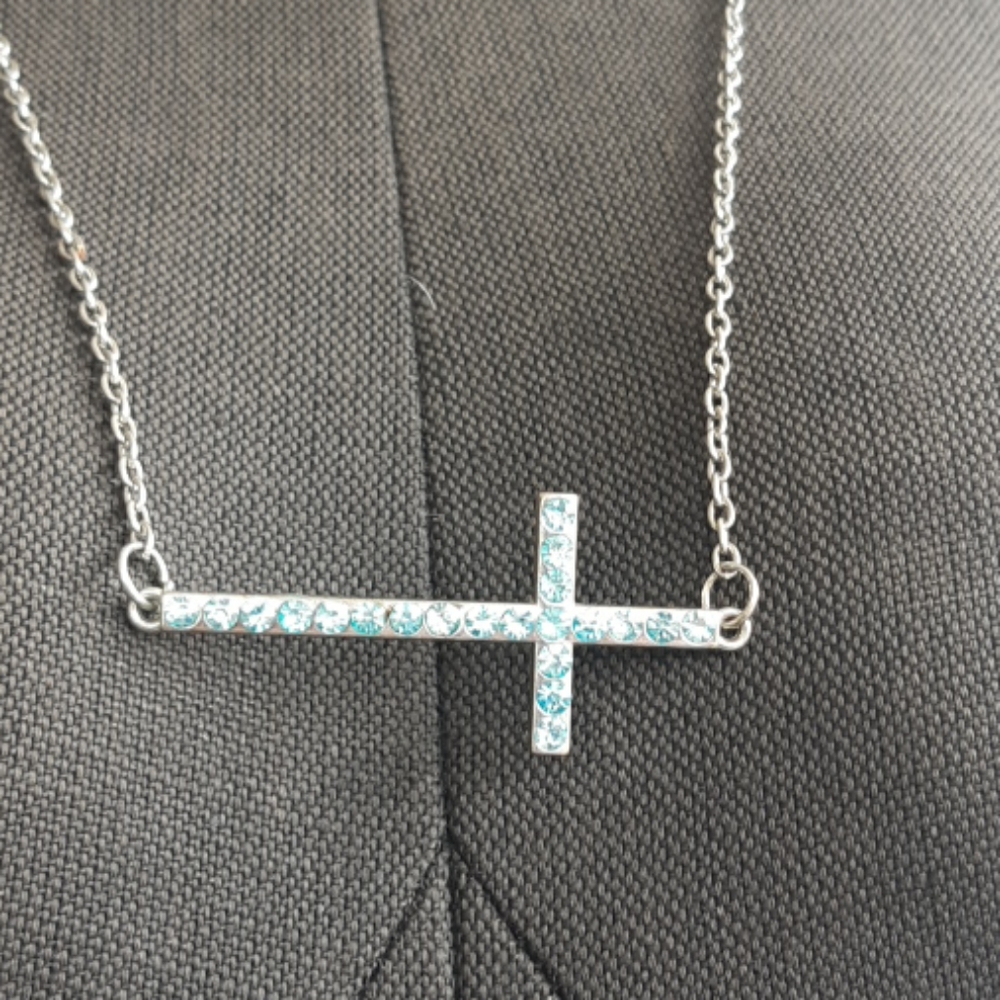 2 pack cross necklaces